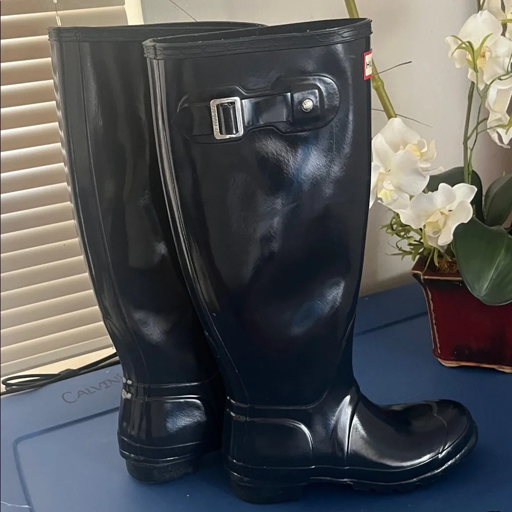 Hunter Women Glossy Original Tall Rain Boots Navy